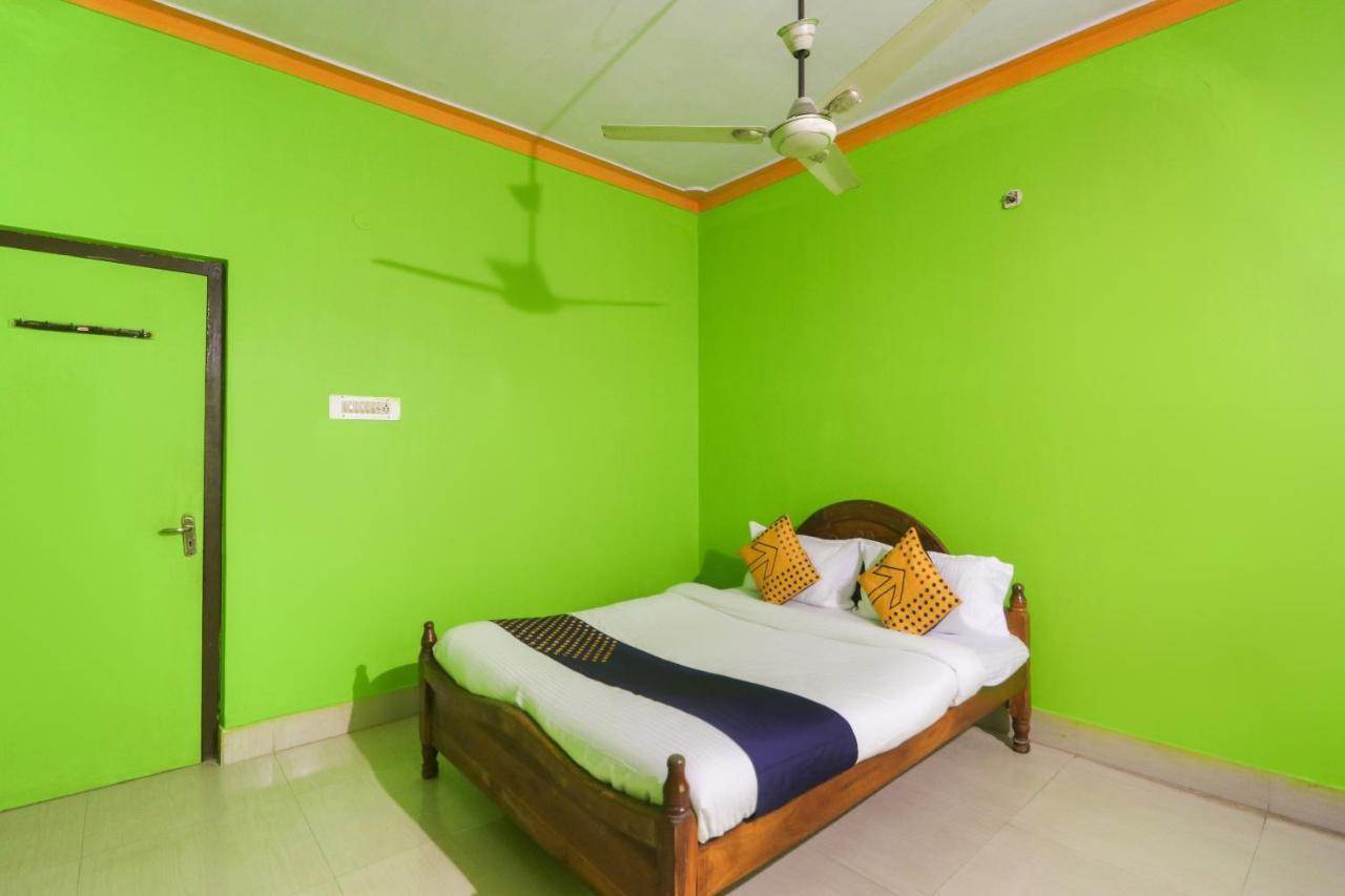 Kendrapara Spot On 65043 Hotel Kalinga Palace المظهر الخارجي الصورة