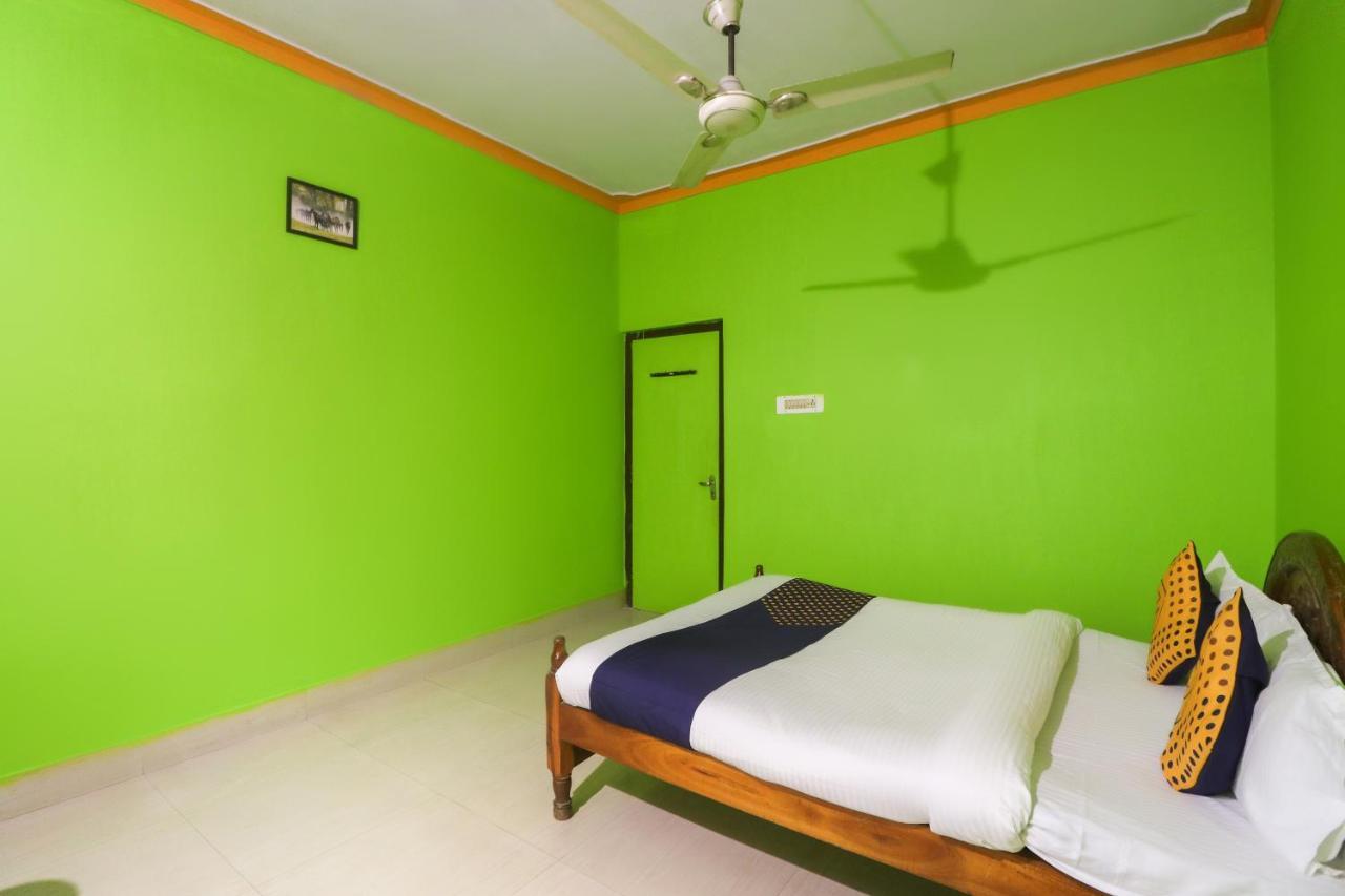 Kendrapara Spot On 65043 Hotel Kalinga Palace المظهر الخارجي الصورة